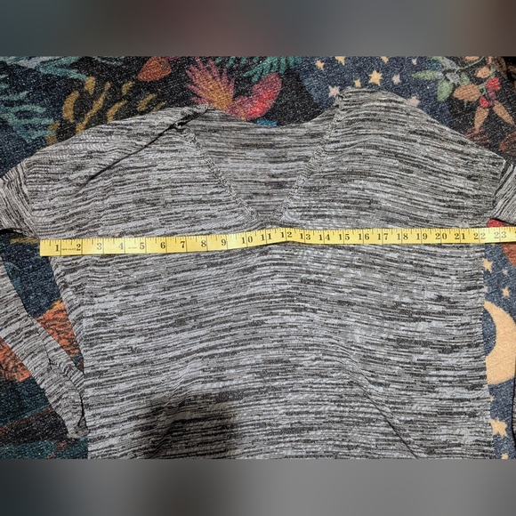 Size S Babaton w/ Linen 'Erin' Longsleeved Oversized  Marled Grey Top - Picture 9 of 9
